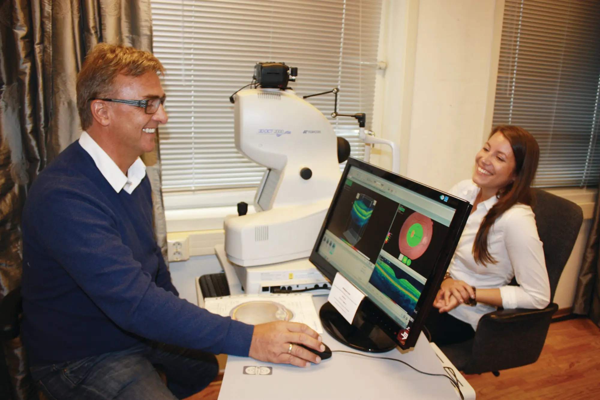 Alf Opheim at the OCT scanner
